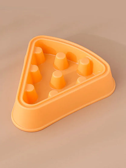 Distributeur de Nourriture Interactif pour Chiens en Forme de Triangle