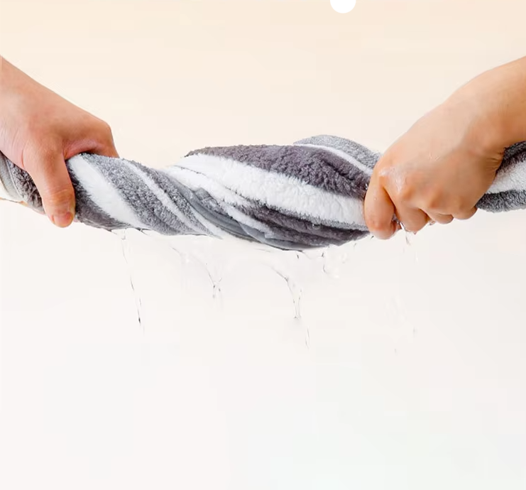 Peignoir pour Chien en Microfibre - Super Absorbant et Doux pour un Séchage Rapide après le Bain