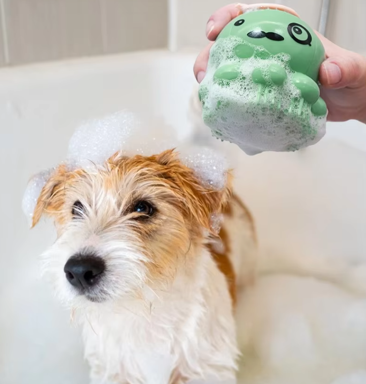 Brosse en Silicone pour Animaux de Compagnie avec Distributeur de Mousse - Soin Efficace du Pelage des Chiens et des Chats