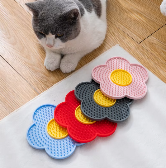Matelas à Lécher en Forme de Fleur pour Chats - Absorbant Slow Feeder pour Apaiser Soins du Poil