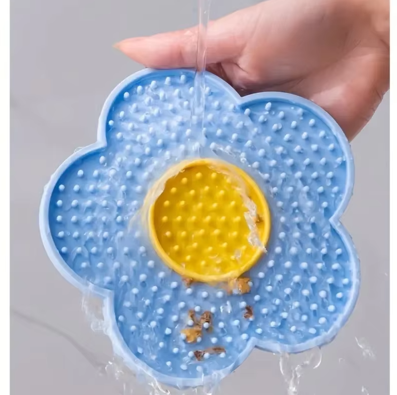 Matelas à Lécher en Forme de Fleur pour Chats - Absorbant Slow Feeder pour Apaiser Soins du Poil