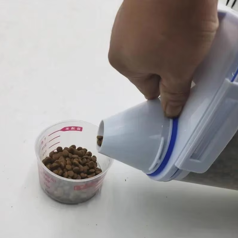 Distributeur Alimentaire pour Animaux de Compagnie avec Gobelet Gradué