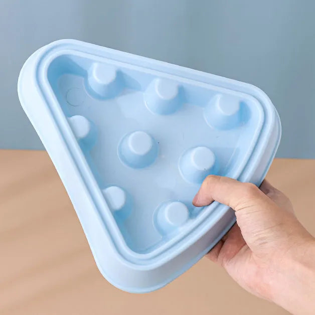 Distributeur de Nourriture Interactif pour Chiens en Forme de Triangle
